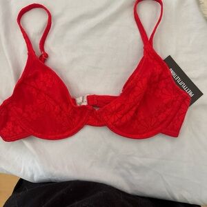 PrettyLittleThing Scarlet Floral Lace Bra